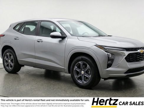 Used 2025 Chevrolet Blazer LT image 1