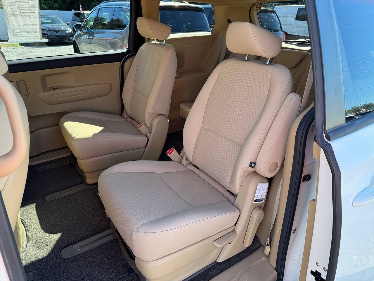 Used 2016 Kia Sedona LX FWD image 14