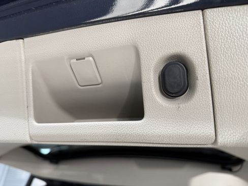 Used 2017 GMC Yukon XL Denali image 36