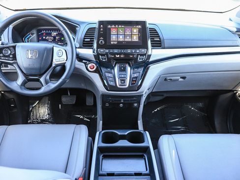 Used 2023 Honda Odyssey Touring image 16