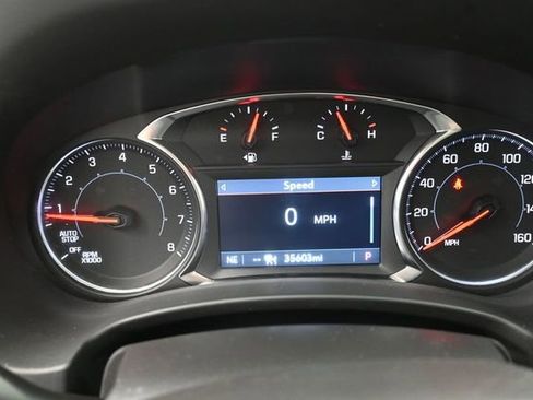 Used 2023 GMC Terrain SLT w/ Tech Package FWD image 9