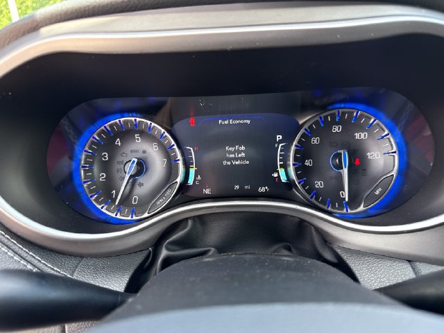 New 2027 Chrysler Pacifica Select w/ Family Tech Group AWD/4WD image 26