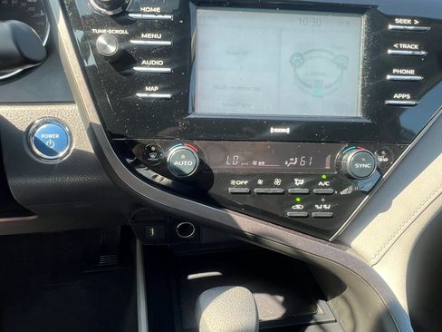Used 2020 Toyota Camry LE w/ Fleet Convenience Package FWD image 22