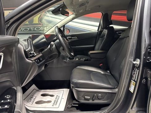 Used 2024 Kia Sportage EX image 5
