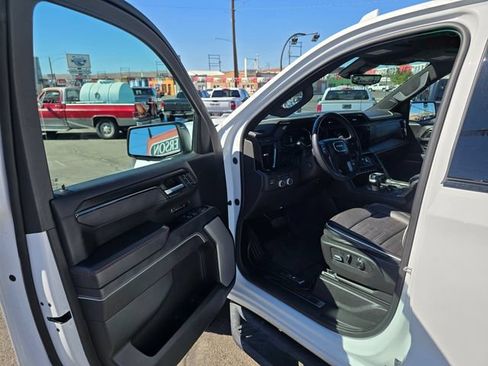Used 2024 GMC Sierra 1500 AT4X AWD/4WD image 19