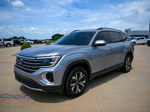 Used 2024 Volkswagen Atlas SE FWD image 3