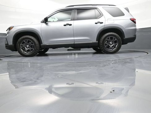 Used 2024 Honda Pilot TrailSport image 34