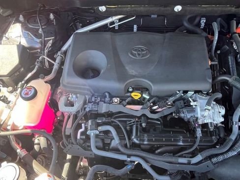 Used 2023 Toyota RAV4 XSE AWD/4WD image 27