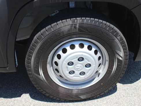 Used 2025 RAM ProMaster 2500 w/ Convenience Group FWD image 31