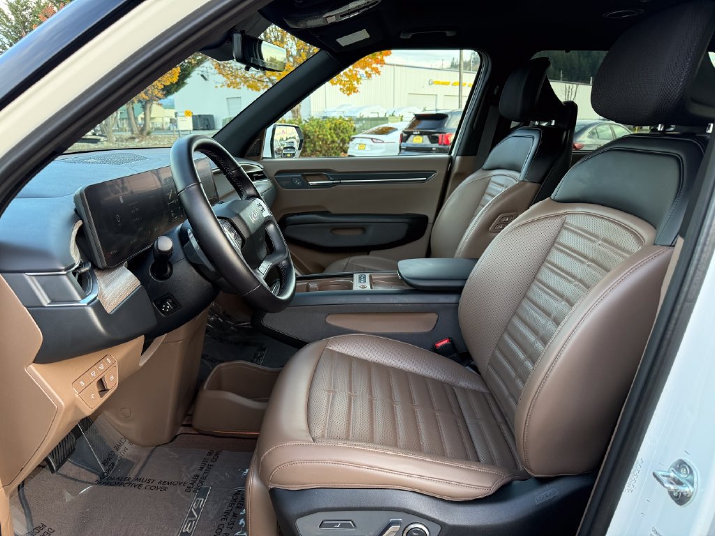 Used 2024 Kia EV9 Land AWD/4WD image 17