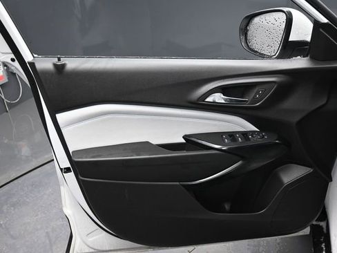 Used 2025 Chevrolet Trax LT image 15