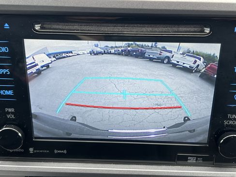 Used 2017 Toyota Tacoma TRD Sport w/ Premium & Technology Package AWD/4WD image 14