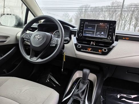 Used 2021 Toyota Corolla LE image 13