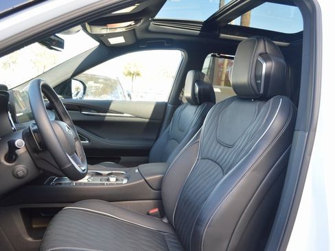 Certified 2026 INFINITI QX60 Autograph w/ Dark Cargo Package image 5