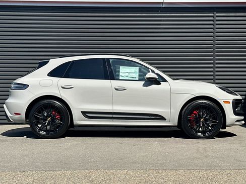 New 2026 Porsche Macan GTS image 9