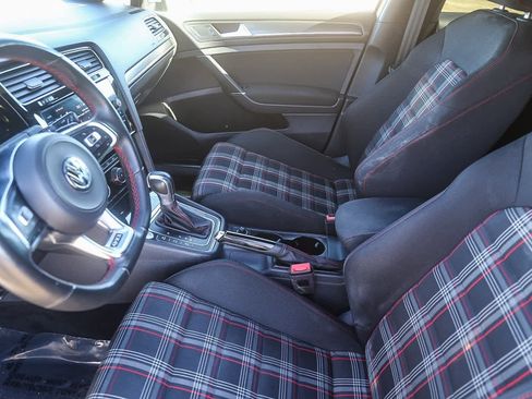 Used 2018 Volkswagen GTI SE image 16