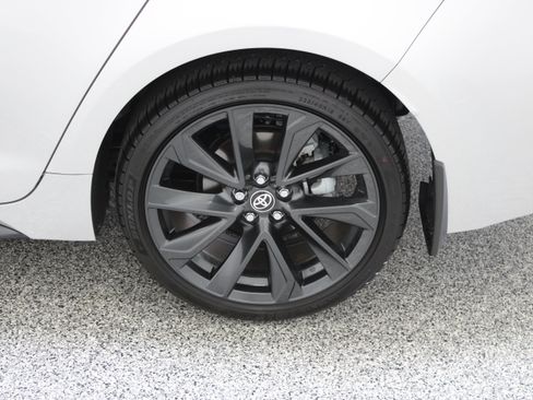 Used 2026 Toyota Corolla SE w/ SE Premium Package FWD image 10