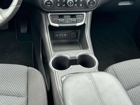 Used 2024 GMC Terrain SLE w/ Driver Convenience Package FWD image 16