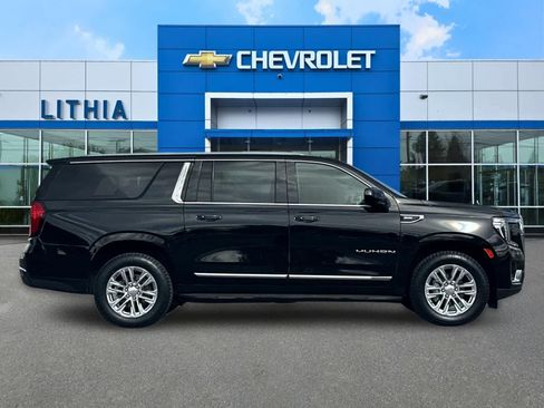 Used 2023 GMC Yukon XL SLT AWD/4WD image 8
