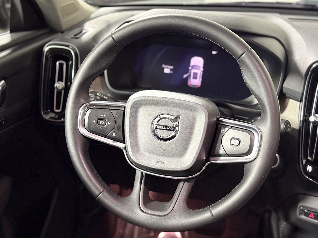 Used 2024 Volvo XC40 B5 Plus w/ Protection Package Premier AWD/4WD image 12