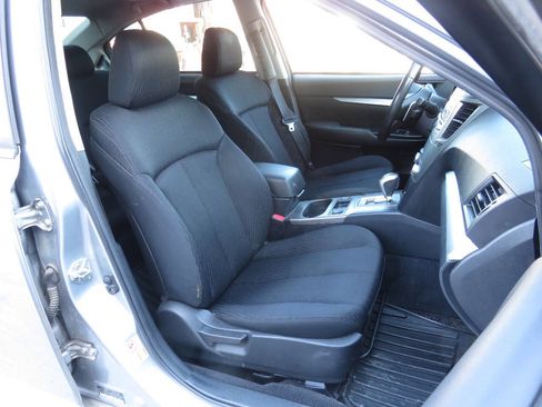 Used 2011 Subaru Legacy 2.5i Premium image 11