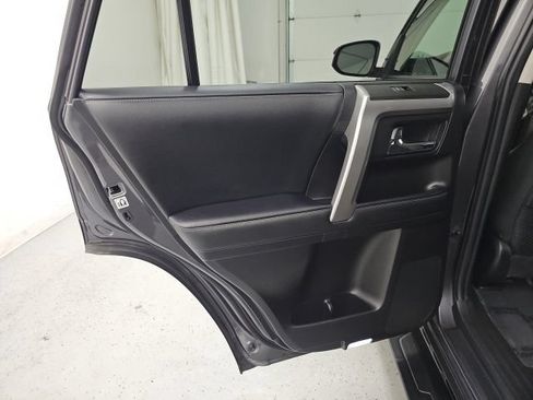 Used 2020 Toyota 4Runner SR5 AWD/4WD image 26