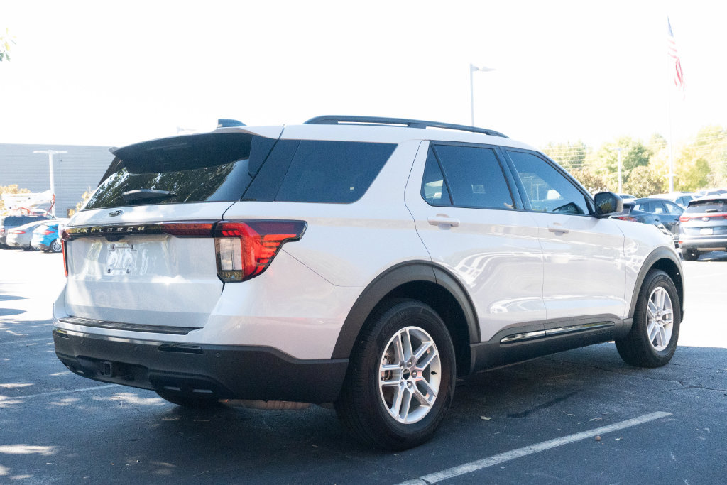 Used 2025 Ford Explorer Active RWD image 6