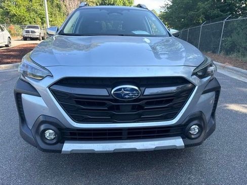 Used 2025 Subaru Outback Touring AWD/4WD image 2