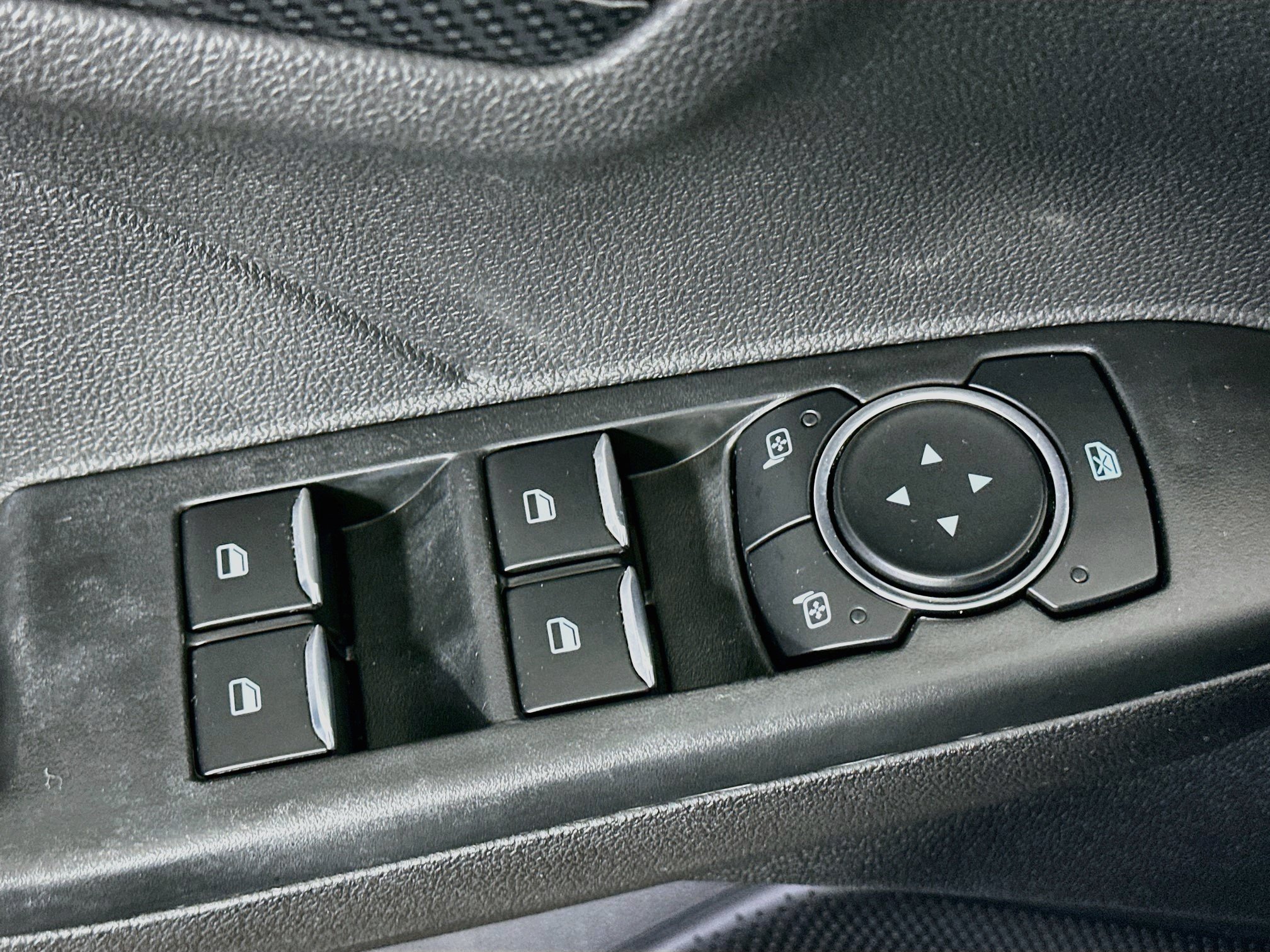 Used 2025 Ford Escape ST-Line Select AWD/4WD image 15