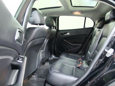 Used 2015 Mercedes-Benz GLA 250 4MATIC image 28