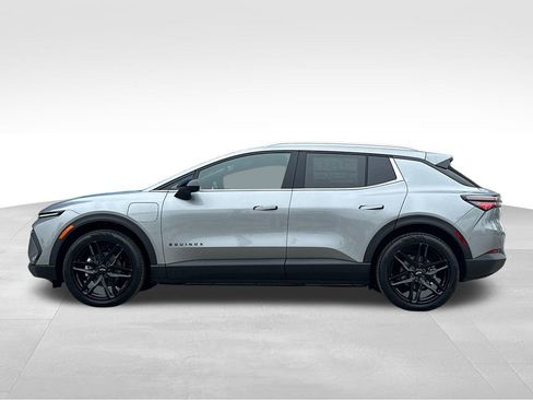 Used 2026 Chevrolet Equinox EV LT image 2