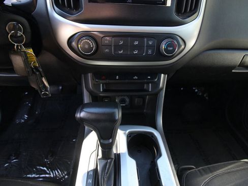 Used 2017 Chevrolet Colorado LT w/ LT Convenience Package RWD image 17