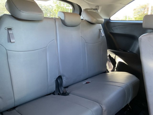 Used 2025 Toyota Sienna XLE FWD image 21