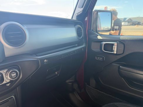 Used 2021 Jeep Wrangler Unlimited Sport AWD/4WD image 22
