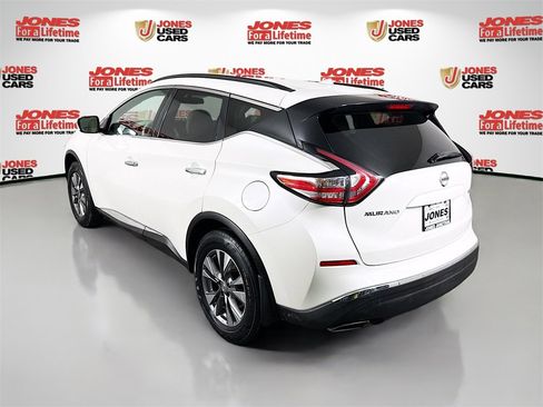 Used 2015 Nissan Murano SV image 2
