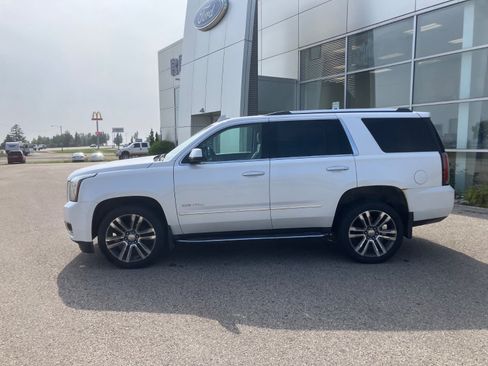 Used 2016 GMC Yukon Denali AWD/4WD image 2