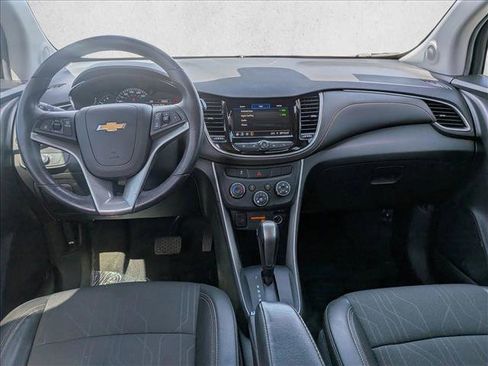 Used 2022 Chevrolet Trax LT w/ Sport Edition image 15