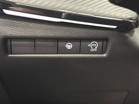 Used 2025 Nissan Kicks SR FWD image 30