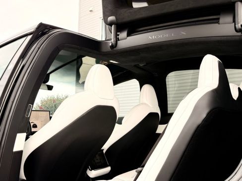 Used 2023 Tesla Model X AWD/4WD image 45