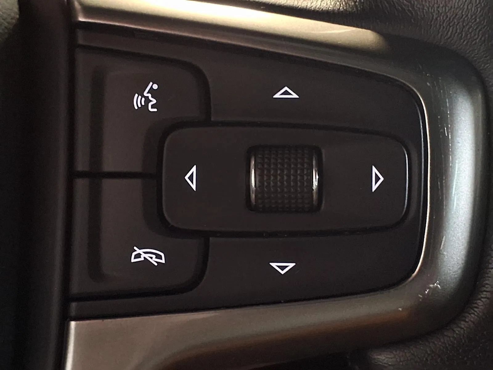 Used 2021 Chevrolet Suburban Premier AWD/4WD image 28