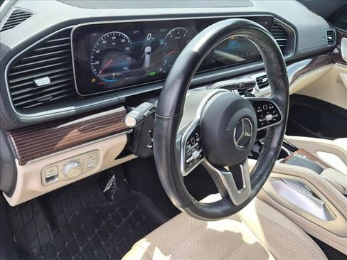 Used 2023 Mercedes-Benz GLS 450 4MATIC image 10