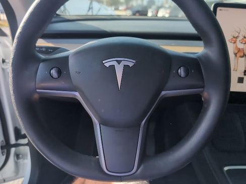 Used 2023 Tesla Model Y Long Range image 9