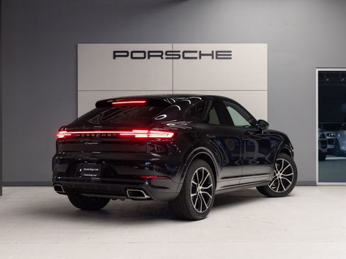 New 2026 Porsche Cayenne Coupe AWD/4WD image 7