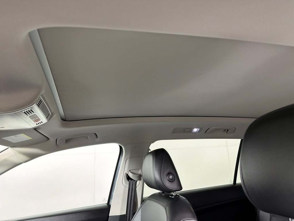 Used 2019 Volkswagen Tiguan SEL FWD image 14