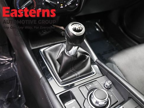 Used 2017 MAZDA MAZDA3 Sport FWD image 18