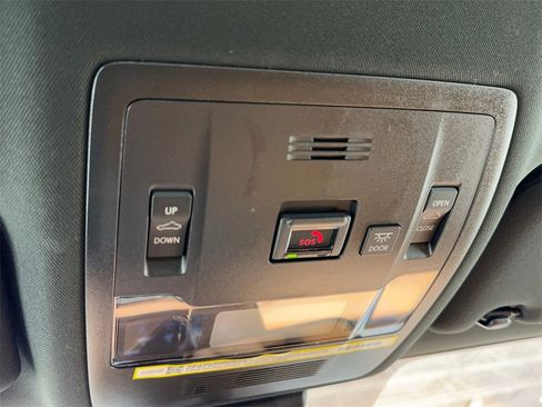 Used 2025 Lexus IS 350 F Sport image 32