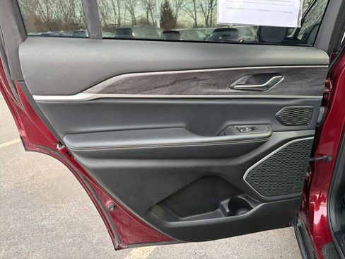 Used 2021 Jeep Grand Cherokee L Limited image 21