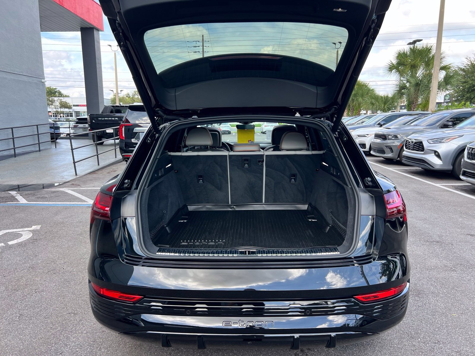 Used 2024 Audi Q8 e-tron Prestige w/ Prestige Package AWD/4WD image 21