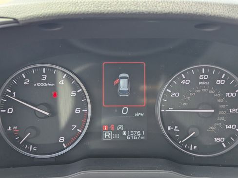 Used 2025 Subaru Crosstrek 2.0i Premium image 27