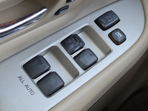 Used 2004 Lexus RX 330 FWD image 12
